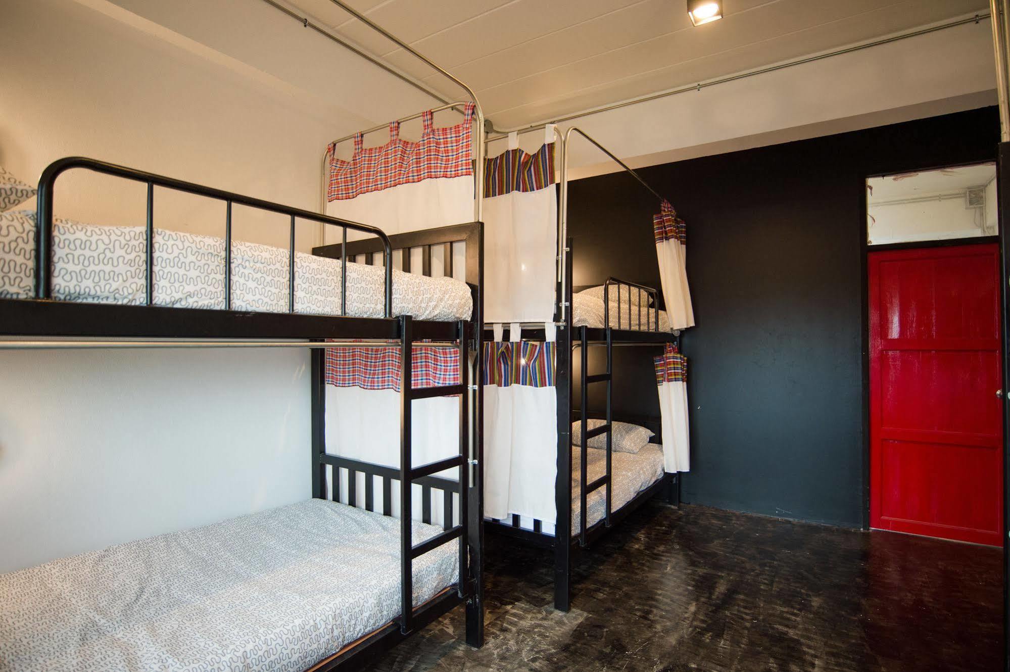 Allsum Hostel Пра Након Си Аютая Екстериор снимка