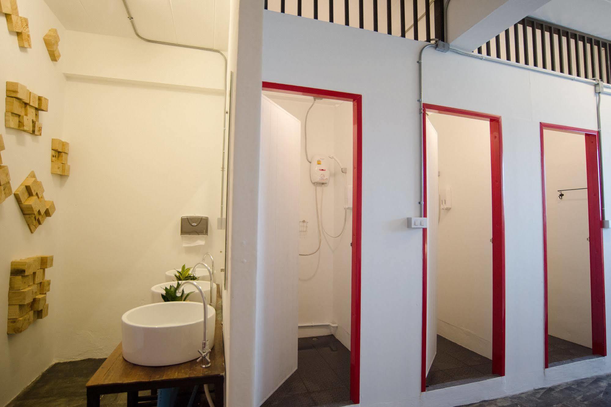 Allsum Hostel Пра Након Си Аютая Екстериор снимка