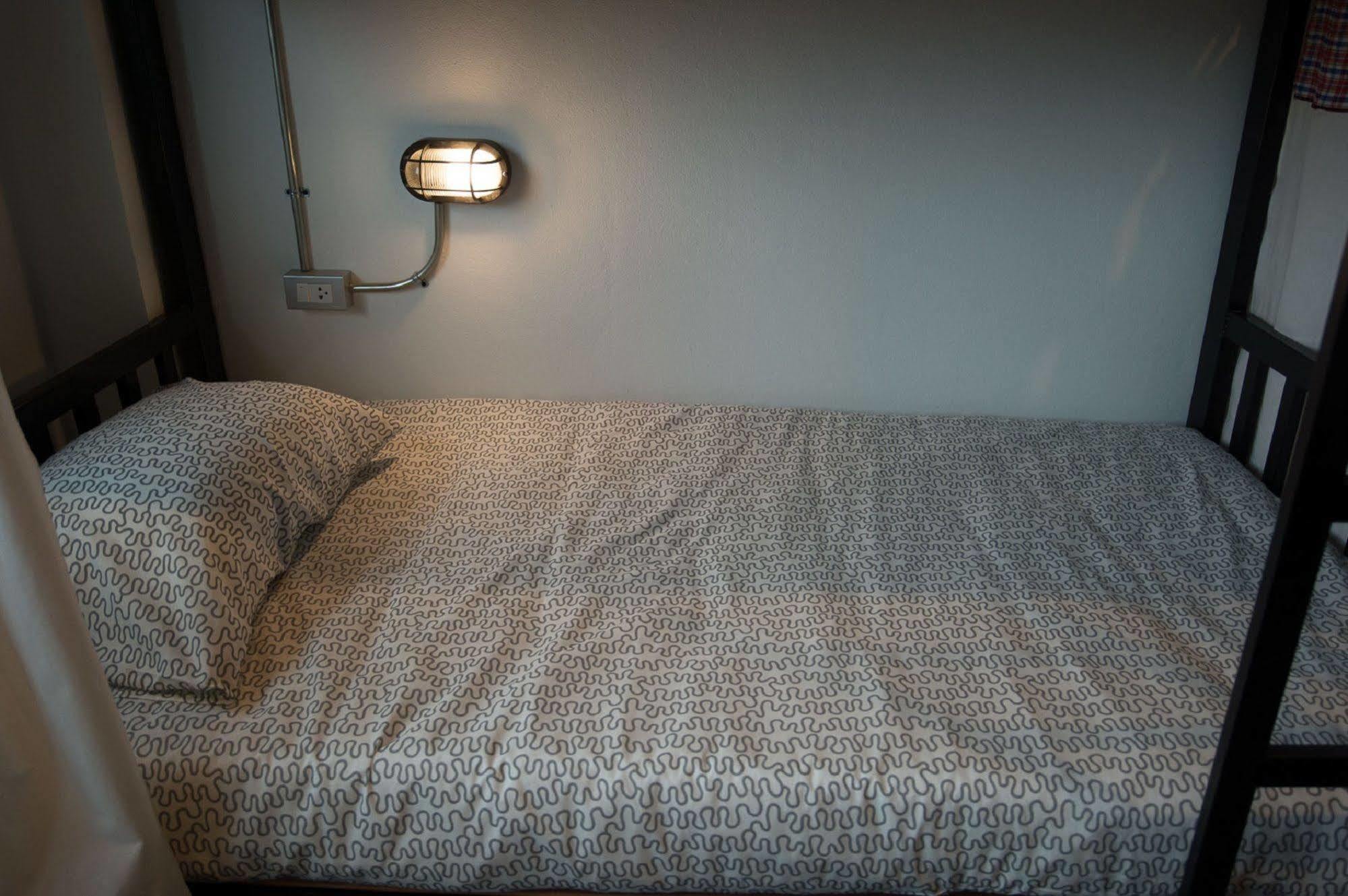 Allsum Hostel Пра Након Си Аютая Екстериор снимка