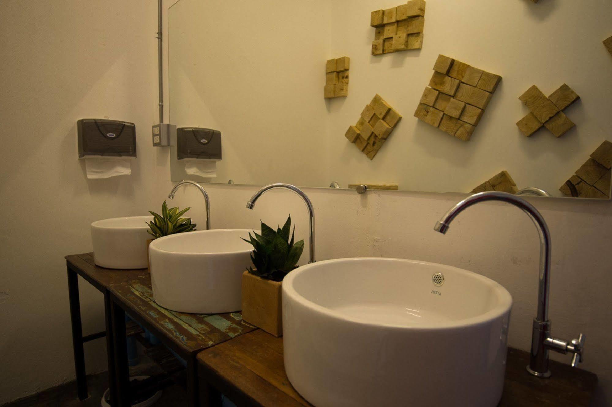 Allsum Hostel Пра Након Си Аютая Екстериор снимка